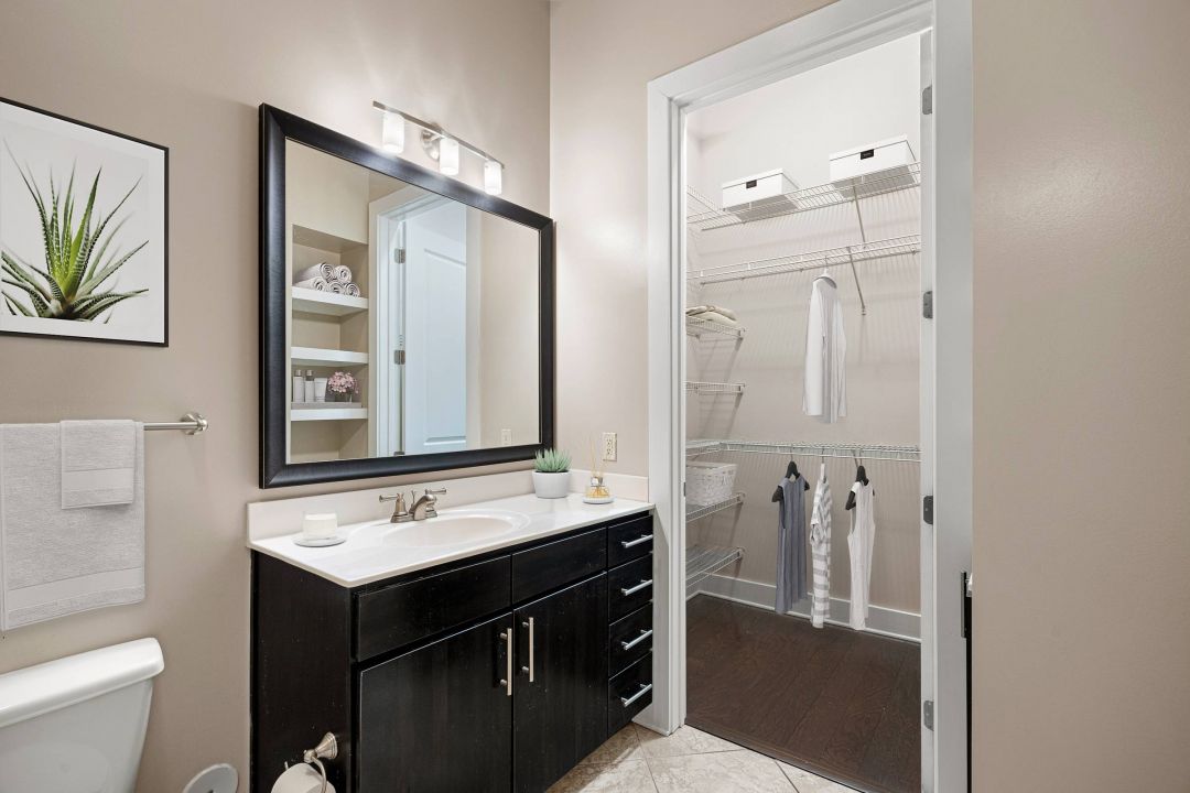 808 Hawthorne apartment bathroom with large vanity and beautiful finishes